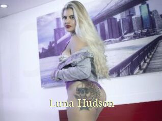 Luna_Hudson