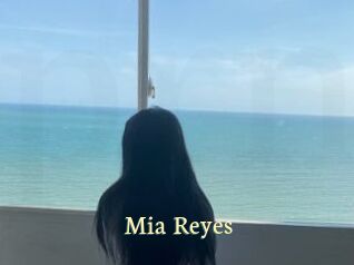Mia_Reyes