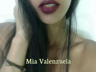 Mia_Valenzuela