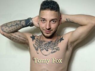 Tomy_Fox